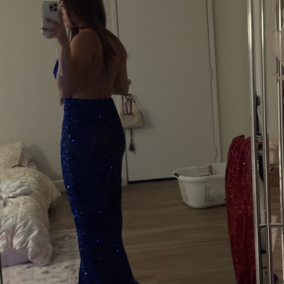 Stunning Blue Sequin Gown - Picture 1 of 2